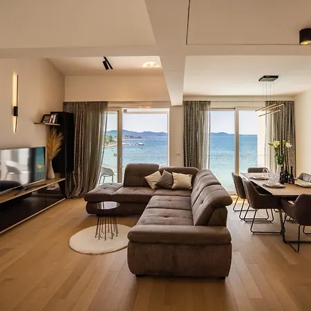 Dedaj - Penthouse Arben